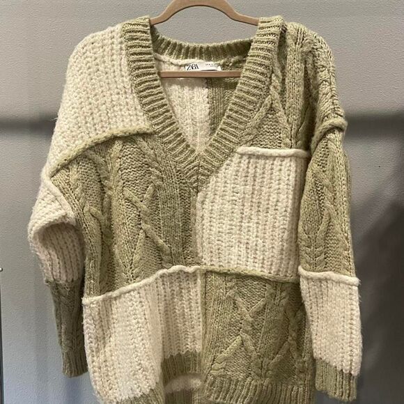 Zara Women's Green and Cream Sweater - Picture 8 of 10